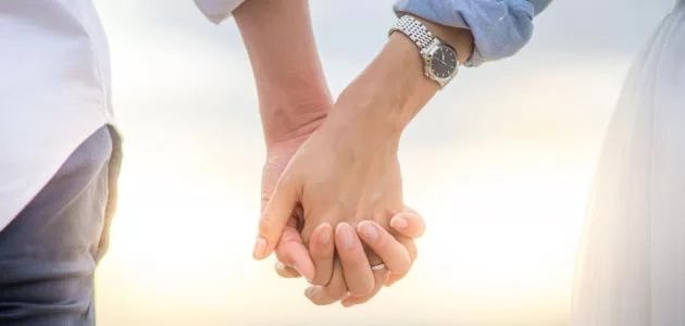 "د.عاصم العقيل" للمقبلين على الزواج:

الزواج السعيد ليس صفقة تجارية تكسب من خلاله الأموال والممتلكات، وهو أكبر من ربطه بالماديات التي تشترطها تجاه الشريك، فأثر الزواج الناجح على روحك أعظم من نعم الدنيا.

 #ايش_مودك_اليوم