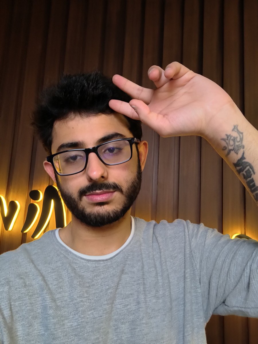 CarryMinati's tweet photo. Kaam karo phir hilake sojao aur kya chahiye https://t.co/uGNEtAp7W8