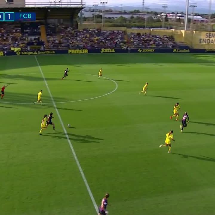 Asisat Oshoala scores her first goal of the season & doubles @FCBfemeni's lead with a lovely chip 🤩

#VillarrealBarça”