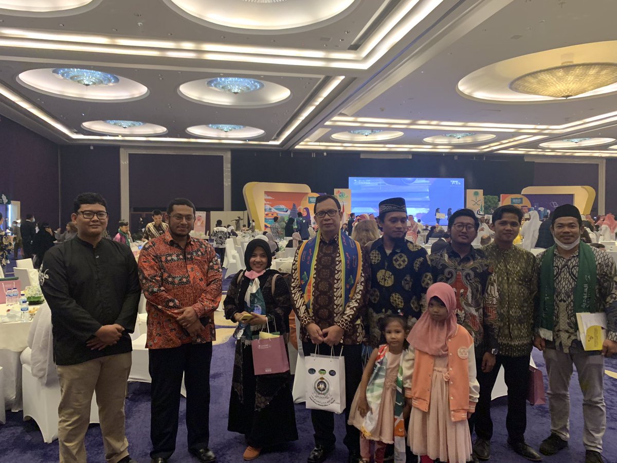 IMASASI_INA's tweet photo. [𝗗𝗢𝗞𝗨𝗠𝗘𝗡𝗧𝗔𝗦𝗜]

Pada Jumat, 23 September 2022, IMASASI Indonesia berkesempatan untuk menghadiri Perayaan Hari Kemerdekaan Negara Arab Saudi Ke-97 di Hotel Raffles, Jakarta. https://t.co/JB1SD74Z6a