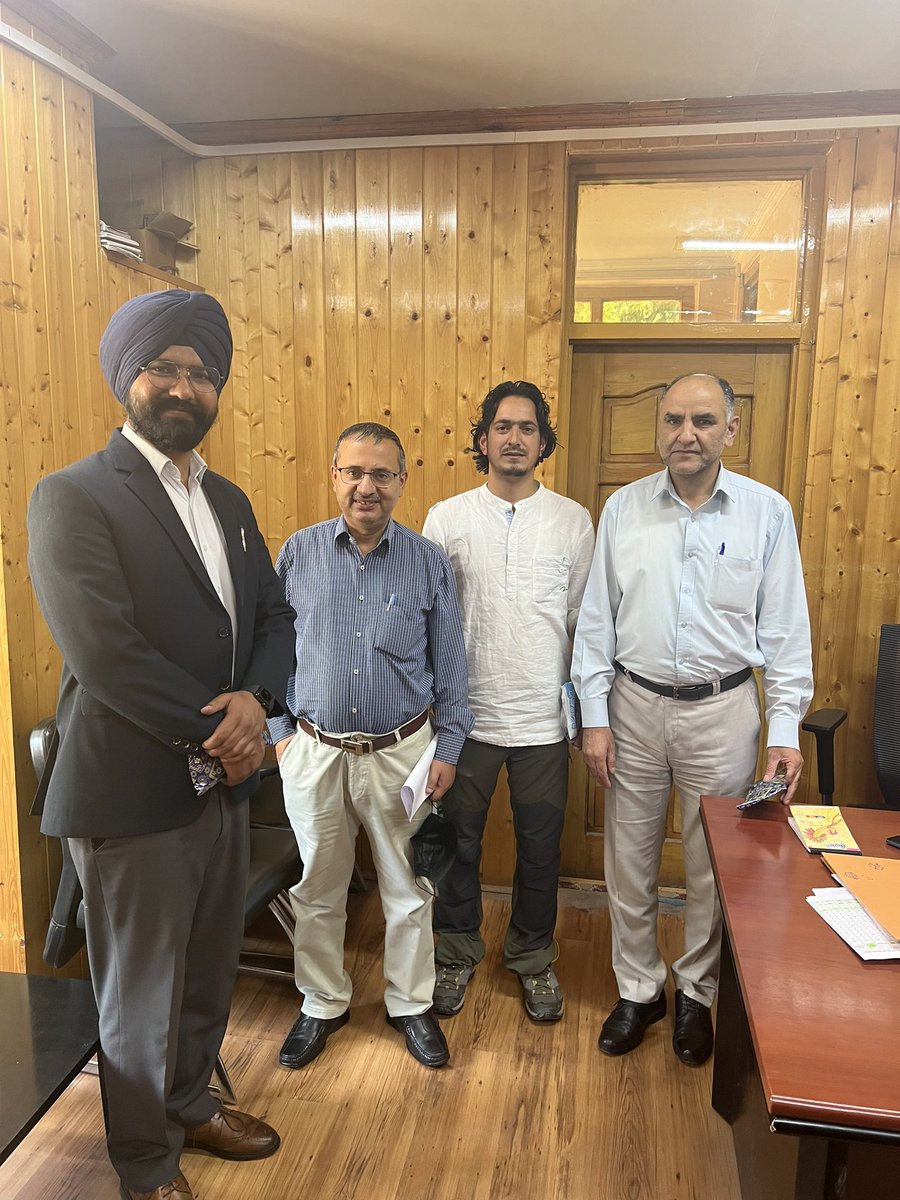harvinder_ias's tweet photo. 14 months as SDM Uri has been the best of learning experience for me! Was joined by the best of colleagues anyone could dream of! Will never forget the warmth and love shown by everyone esp the public during/after I got transferred as ADC Jammu. Thanks everyone for being there! https://t.co/jj6TbWxF8c