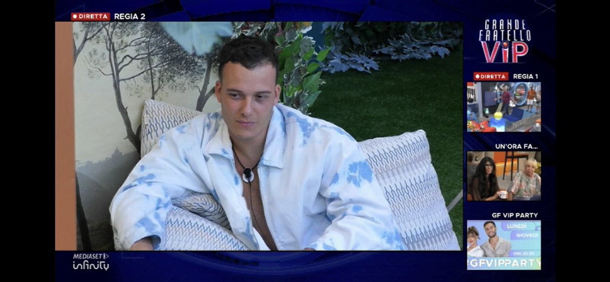 m4rt491's tweet photo. Giaele: un coglione serve sempre in casa
la faccia di edoardo #GFvip https://t.co/tcEVCnPna3