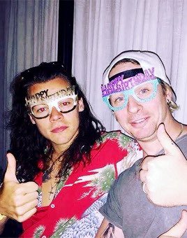 hsdaily's tweet photo. “I remember just thinking he’s got it, whatever it is, he’s got it. As a person I love him &amp; he wants it for the right reasons, he doesn’t want to be good at music &amp; make good music to be famous &amp; really rich &amp; get girls, and I know he loves all those things as well… [cont.]” https://t.co/qkXdVLDWUn