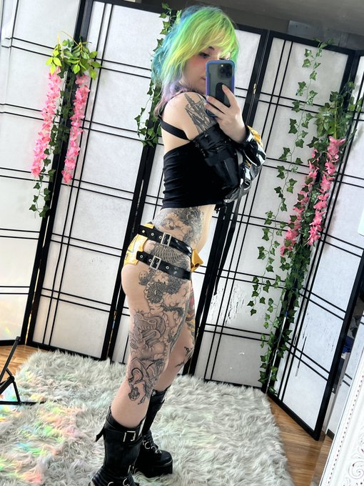 rly lovin my tattoos https://t.co/W5WpTHGHfd