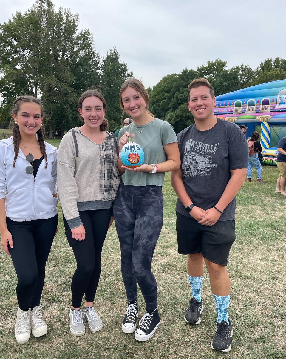 oths_nhs23's tweet photo. The Ocean Township Fall Fest was a hit!! 🎃🍂🍁Thank you to our NHS members who came out this morning and volunteered to help!! https://t.co/FGtQPeCy8q