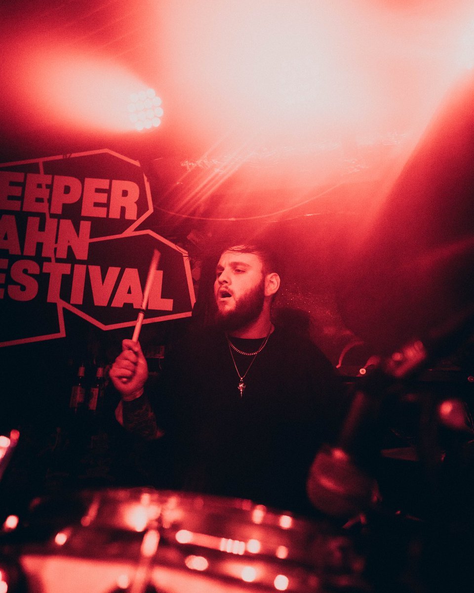 what a show to end our tour, @Reeperbahn_Fest you were class

📸 - luke shadrick