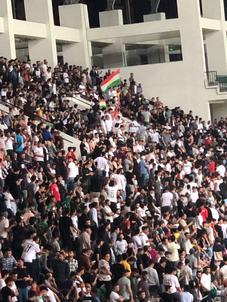 MYKavanoz's tweet photo. Amedspor - Bursaspor maçında tribünlerde açılan paçavra...
Bu Türkiye Cumhuriyeti'ne başkaldırıdır. #Amedspor ligden ihraç edilmelidir.
#MaçıİptalEtTFF #Bursaspor https://t.co/kBFlNdxTsO
