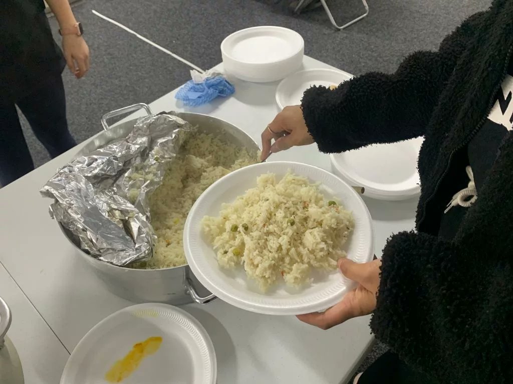 LetsBe_F's tweet photo. CURRY KITCHEN - our team once again running their Sunday Curry Kitchen supporting people in need. A total of 22 hot meals served.
#servingothers
#youthsocialaction
#supportingpeopleinneed
#homelessness https://t.co/IzgIzgbf1A