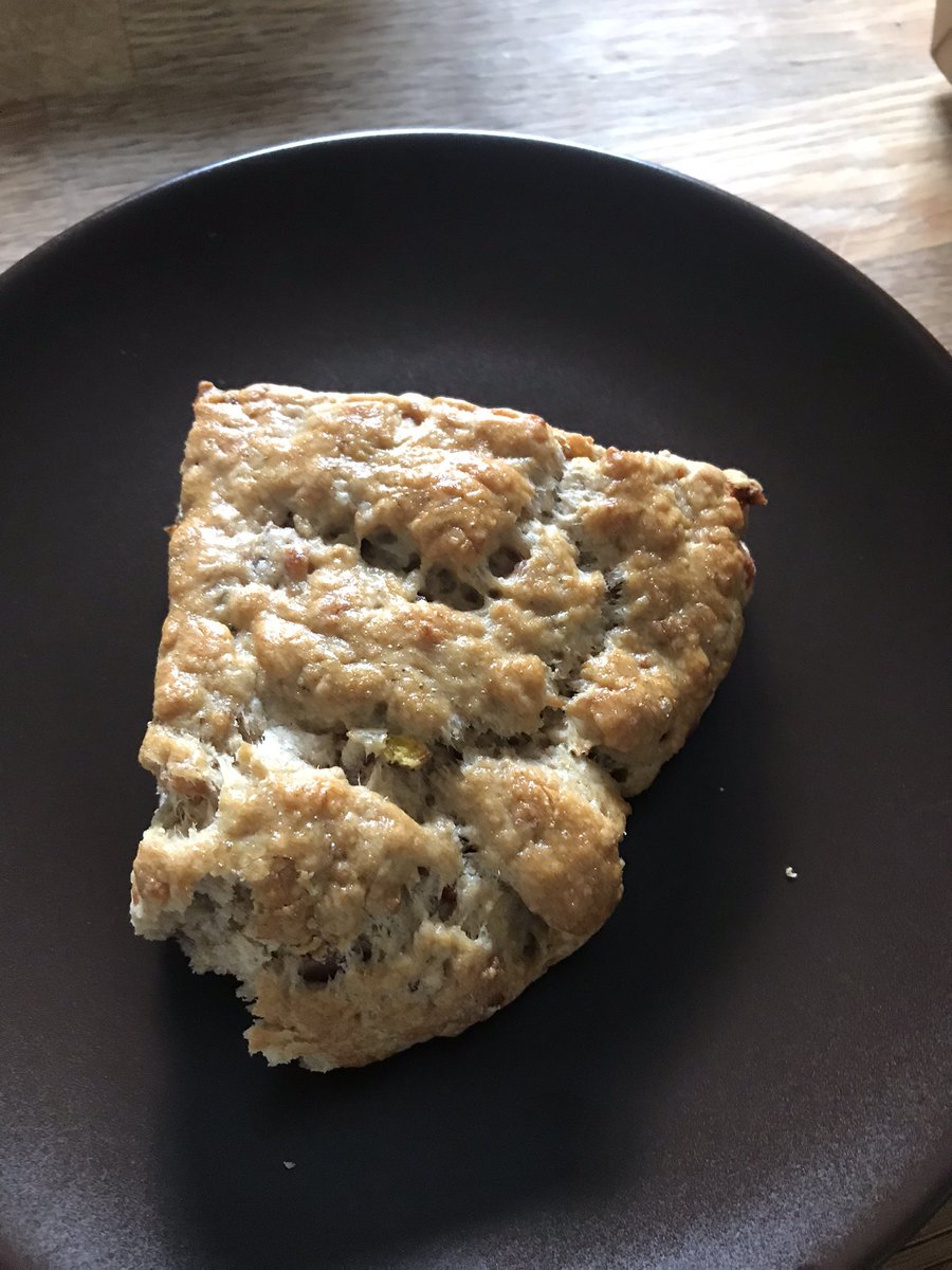 AOHSUsometimesY's tweet photo. #sconesunday https://t.co/TVsqpme49C