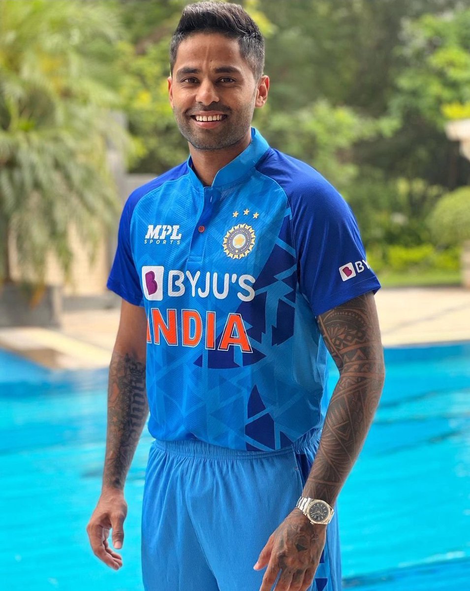 ashni_06's tweet photo. The SKY show 🫶🏻🙌🏻
#suryakumaryadav #sky #INDvsAUST20I #INDvsAUST20 https://t.co/YbdhzdWrwD