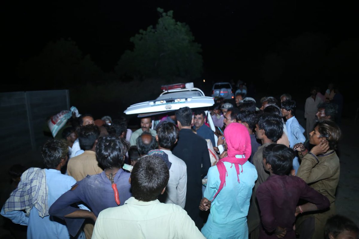 ZounrAsad's tweet photo. #UpdatePs63 (25/9/22)
On the instructions of Information Minister Sindh @sharjeelinam the distribution of ration to the rain and flood affected families in different  village #Detha  &amp; #VillageShahnawazJunejo &amp; Others constituency by #InamFoundation is continuing.
@BBhuttoZardari https://t.co/DZeeuWh91T