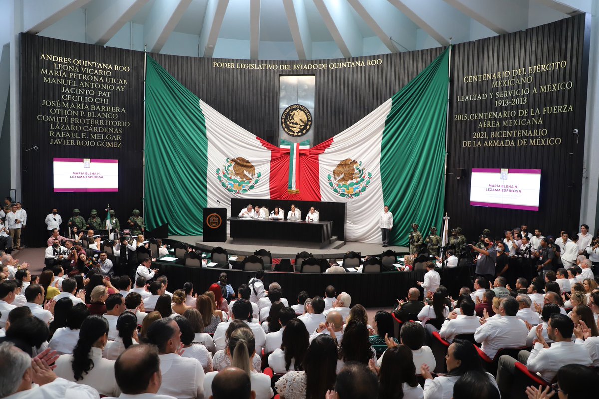 MaraLezama's tweet photo. Agradezco la confianza del pueblo, al presidente @lopezobrador_, al @CongresoQRoo, a mi partido @PartidoMorenaMx y a todas las y los funcionarios de los tres órdenes de gobierno que me acompañan en este momento histórico que marca el inicio de una profunda transformación… (2/3) https://t.co/VjeGP8h7r8