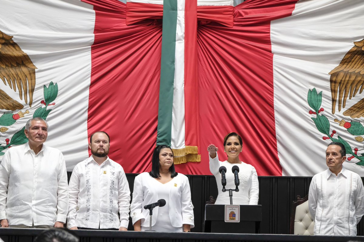 MaraLezama's tweet photo. Agradezco la confianza del pueblo, al presidente @lopezobrador_, al @CongresoQRoo, a mi partido @PartidoMorenaMx y a todas las y los funcionarios de los tres órdenes de gobierno que me acompañan en este momento histórico que marca el inicio de una profunda transformación… (2/3) https://t.co/VjeGP8h7r8