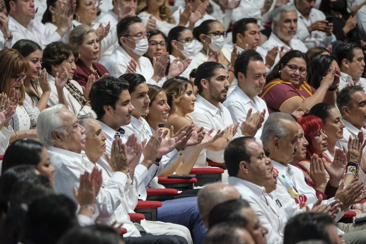 MaraLezama's tweet photo. …sustentada en un Nuevo Acuerdo para el Bienestar y Desarrollo de #QuintanaRoo. #UnidosParaTransformar (3/3) https://t.co/nNHIJdocAE