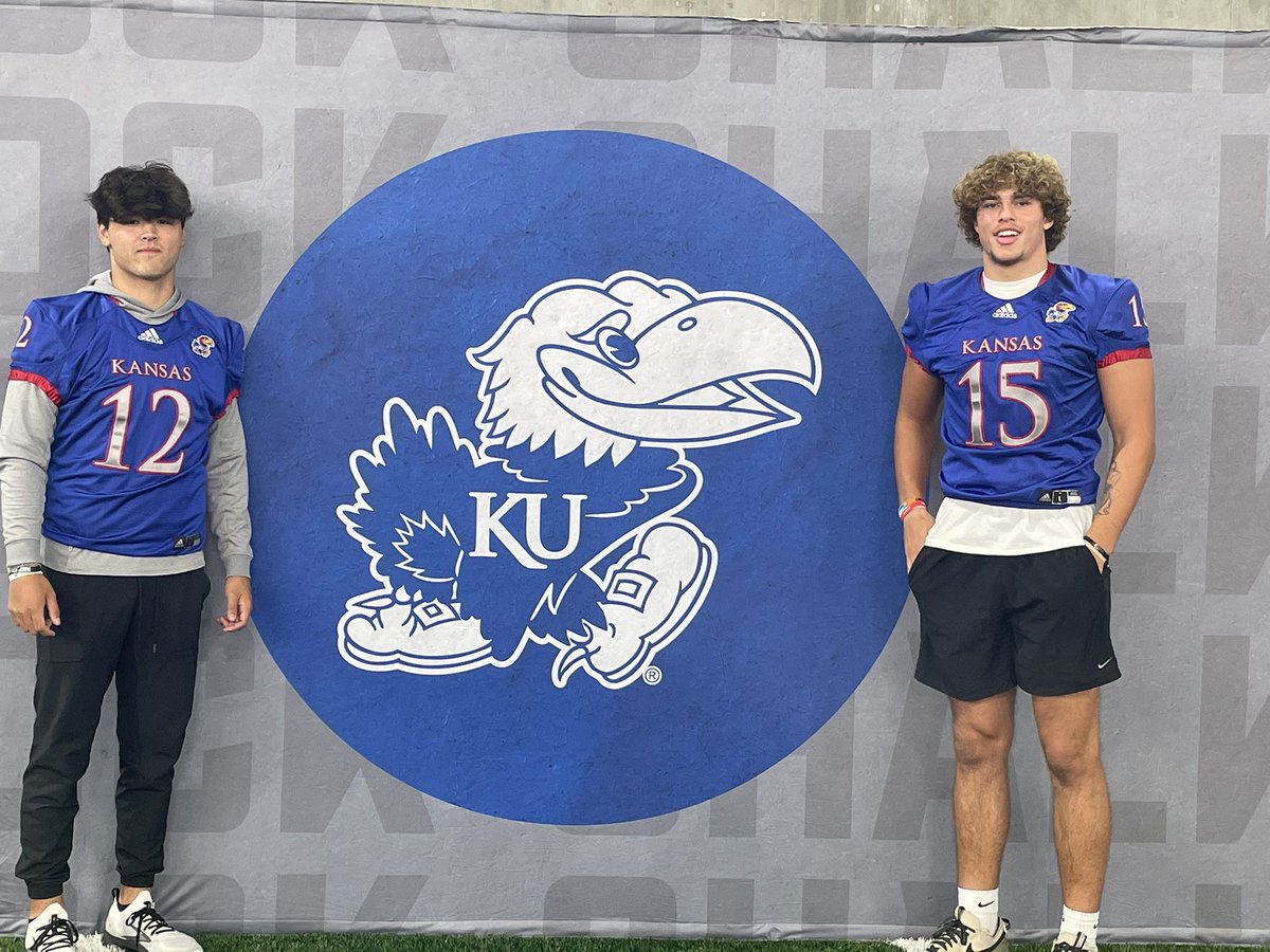 WWallace2023's tweet photo. Had a great time at KU yesterday. Thank you @KU_Football @CoachSvarczkopf @ChelleStanley_ @CoachWallaceKU @CoachJPeterson for the visit. ROCK CHALK🔴🔵 https://t.co/a8OaTwguBr