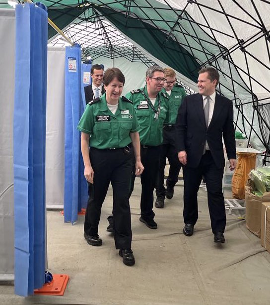 Kit Bowerin (@kbowerin) on Twitter photo It was a pleasure to welcome Health Minister <a href="/RobertJenrick/">Robert Jenrick</a> to visit #StJohn people on the Mall.
Alongside <a href="/Ldn_Ambulance/">London Ambulance Service</a>, St John helped treat 2,000 members of the public.
We appreciate the Government's recognition of <a href="/stjohnambulance/">St John Ambulance England</a> lifesaving work.
sja.org.uk/press-centre/p… It was a pleasure to welcome Health Minister <a href="/RobertJenrick/">Robert Jenrick</a> to visit #StJohn people on the Mall.
Alongside <a href="/Ldn_Ambulance/">London Ambulance Service</a>, St John helped treat 2,000 members of the public.
We appreciate the Government's recognition of <a href="/stjohnambulance/">St John Ambulance England</a> lifesaving work.
sja.org.uk/press-centre/p…