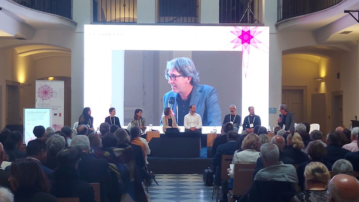 catpaisatge's tweet photo. Jordi Grau presenta la #Wikipedra a l'#ExcellenceDay d'@europanostra, a Praga.
Les ponències d'aquesta taula se centren en el patrimoni, la innovació i la transformació digital.
#CulturalHeritage #EuropaNostraAwards #EuropeanHeritageAwards https://t.co/7sK21COAm4