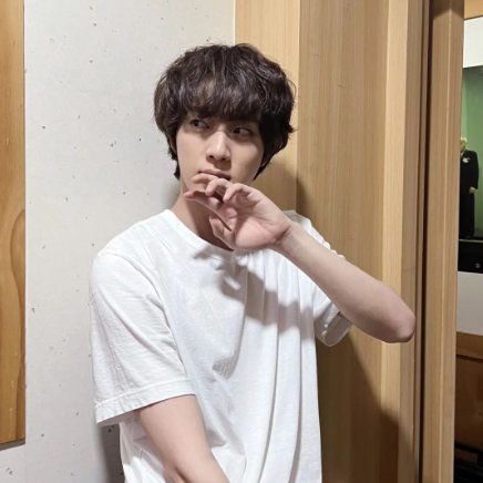 Namjiniment's tweet photo. I BET THIS PHOTO WAS TAKEN IN LA BY JIN'S HUSBAND https://t.co/qD86RkpoZN