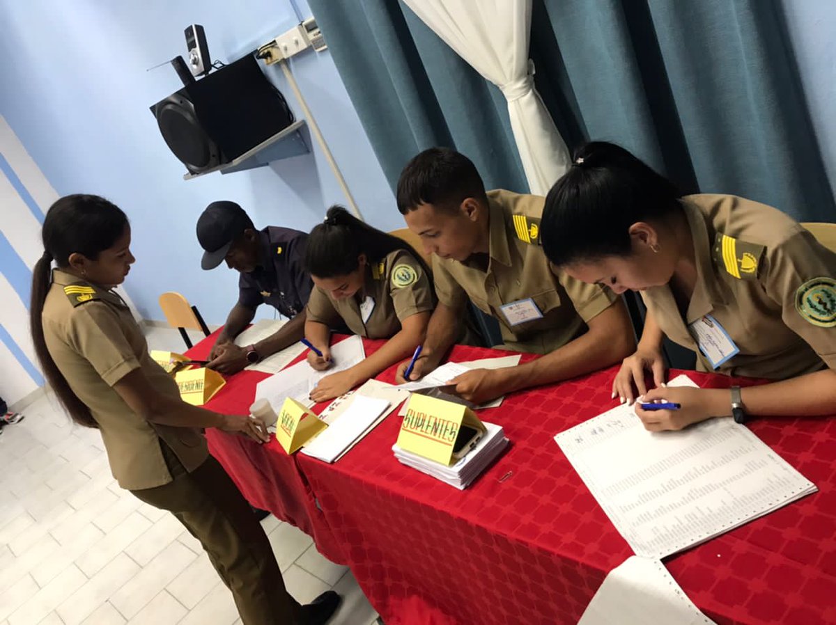 LogVanguardia's tweet photo. Desde temprano, este 25 de septiembre, los miembros de @LogVanguardia en referendo por el Nuevo Código de las Familias.
#CódigoSí.
#YoVotoSí 
#Cuba https://t.co/PY1vowmXcY
