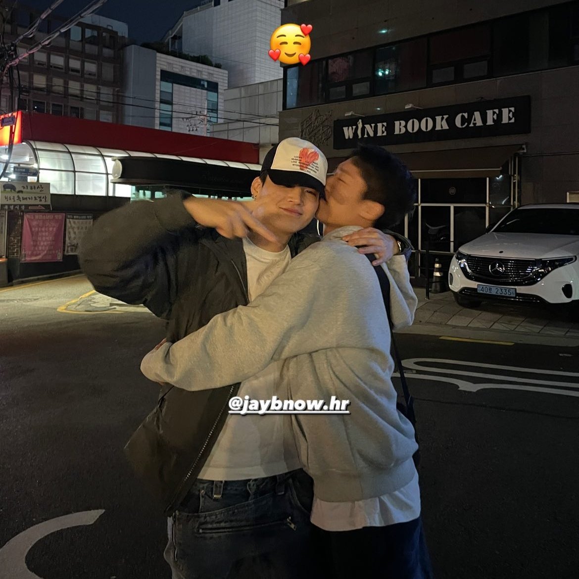 archive_Jaebeom's tweet photo. Bros🫂✌️🤘

#JAYB #제이비 @jaybnow_hr https://t.co/mUwMSWeT7t