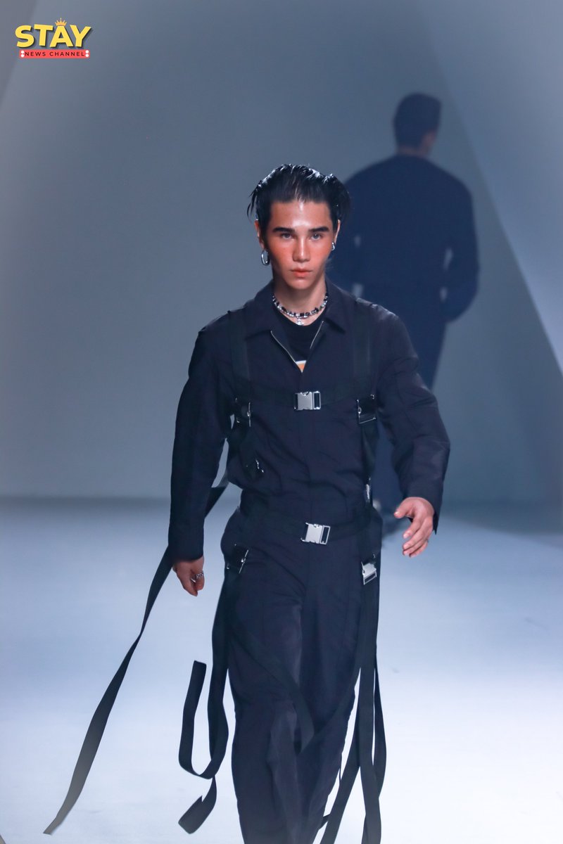 staynewsth's tweet photo. "หนุ่มเจฟ" จากค่าย บีออนคลาวด์ ร่วมเดินแบบให้กับแบรนด์ LEISUREPROJECTS ในงาน BIFW2022

#LeisureProjectsxBeOnCloud
#BIFW2022 
#jeffsatur 
#เจฟซาเตอร์ https://t.co/MMMd3kmM7o