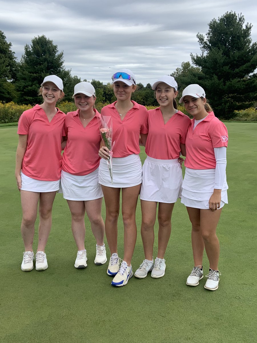 mr_huddle's tweet image. Senior celebration at the Marysville Invite for Cee Cee! @GLHS_Athletics