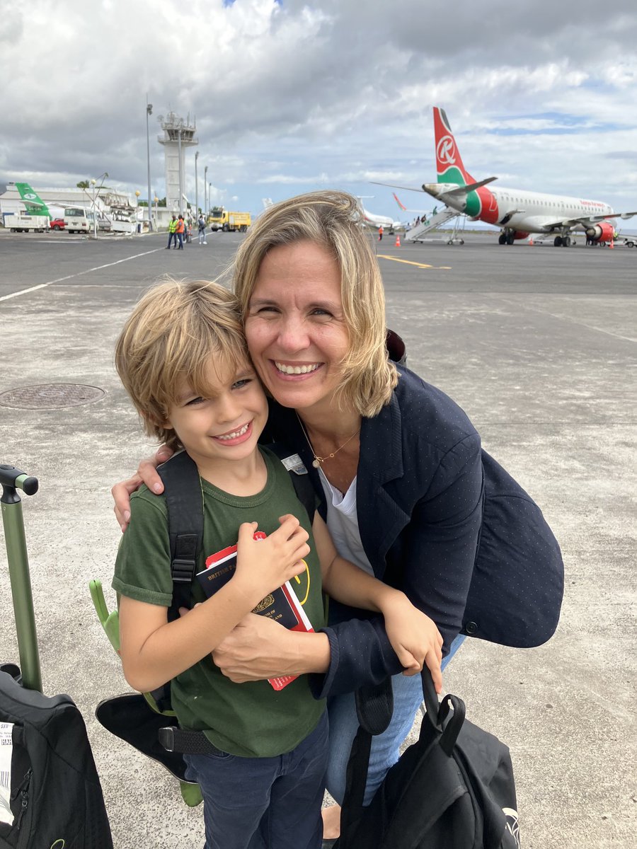 Aurevoir les #comores 🇰🇲 C’est avec beaucoup d’émotion et de très beaux souvenirs qu’on vous quittes après 3.5 ans.  Merci à la population comorienne qui a ouvert son cœur à moi et mon fils.  Marahaba menji!