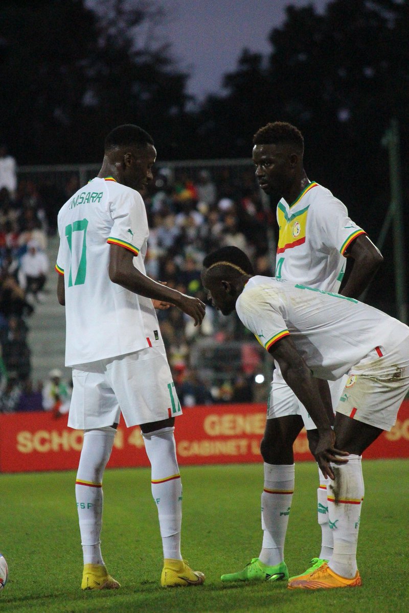 𝗟𝗮 𝗳𝗶𝗲𝗿𝘁𝗲́ 𝗱𝗲 𝗽𝗼𝗿𝘁𝗲𝗿 𝗰𝗲 𝗺𝗮𝗶𝗹𝗹𝗼𝘁 🇸🇳 Belle victoire de l’équipe hier, la préparation continue. Merci à tous les supporters sénégalais pour l’ambiance ! 😍🦁