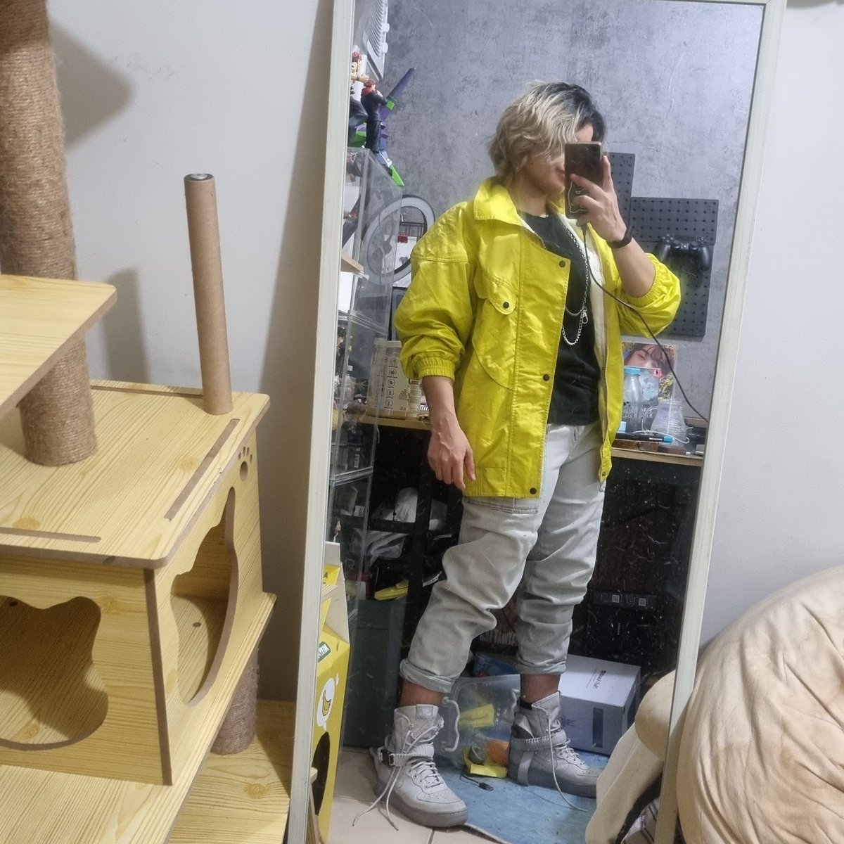 nyaaaaati's tweet photo. Base outfit for David Martinez :'^) 

Gonna... alter/modify the jacket heavily and try to dye the pants/get another pair of similar ones. Just add stuff onto the shoes, etc. Details, details, details. https://t.co/pSKDG2SzGg