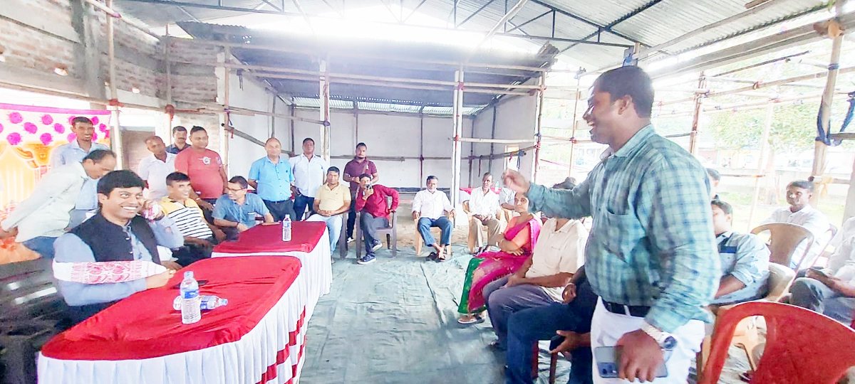 saidul97066472's tweet image. #Bhabeshkalita
#PallabLochanDas
তেজপুৰ লোকসভা সমষ্টিৰ মাননীয় সাংসদ #PallabLochanDas ডাঙৰীয়াই যোৱা ইংৰাজী 24/9/2022 তাৰিখে তেজপুৰ বিধানসভা সমষ্টিৰ অন্তৰ্গত Napam G.P আৰু Panchmile G.P ৰ দলীয় কাৰ্যকৰ্তাসকলৰ লগত আপোলাপামস্থিত &quot;দূৰ্গা মণ্ডপ&quot;ত সাংগঠনিক দিশত বিভিন্ন আলোকপাত কৰে৷