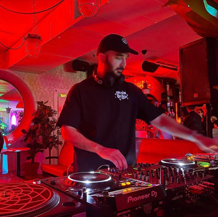 Shazami Rami on the decks