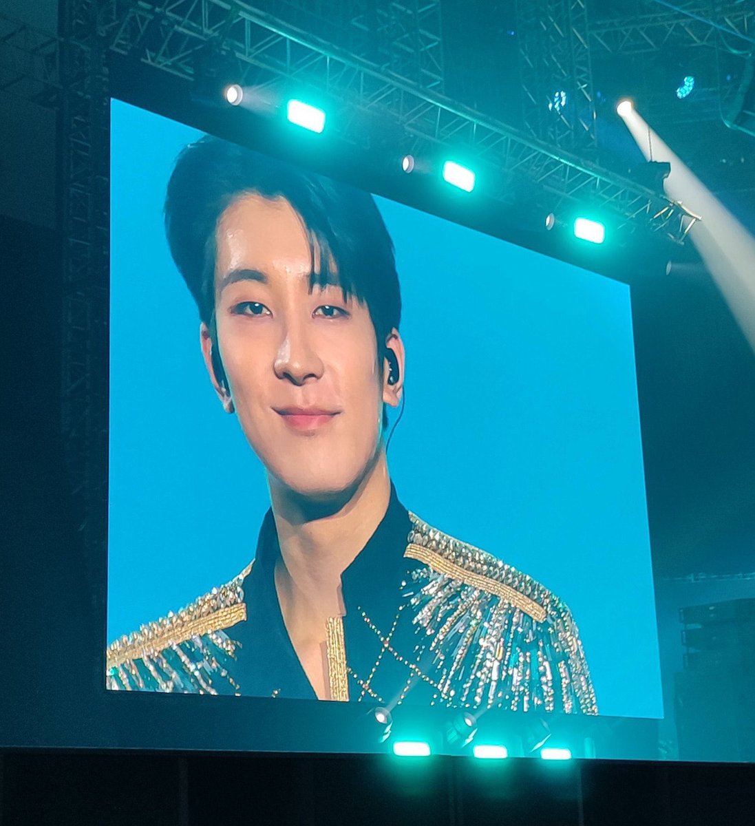 nnaraavittt's tweet photo. Sebong demen amat ngasih jempol 👍👍
Wonwoo ya Tuhan sempurna bangett 🥹🥹
#BETHESUNinJKT 
#SEVENTEEN https://t.co/xd5qQguRmF