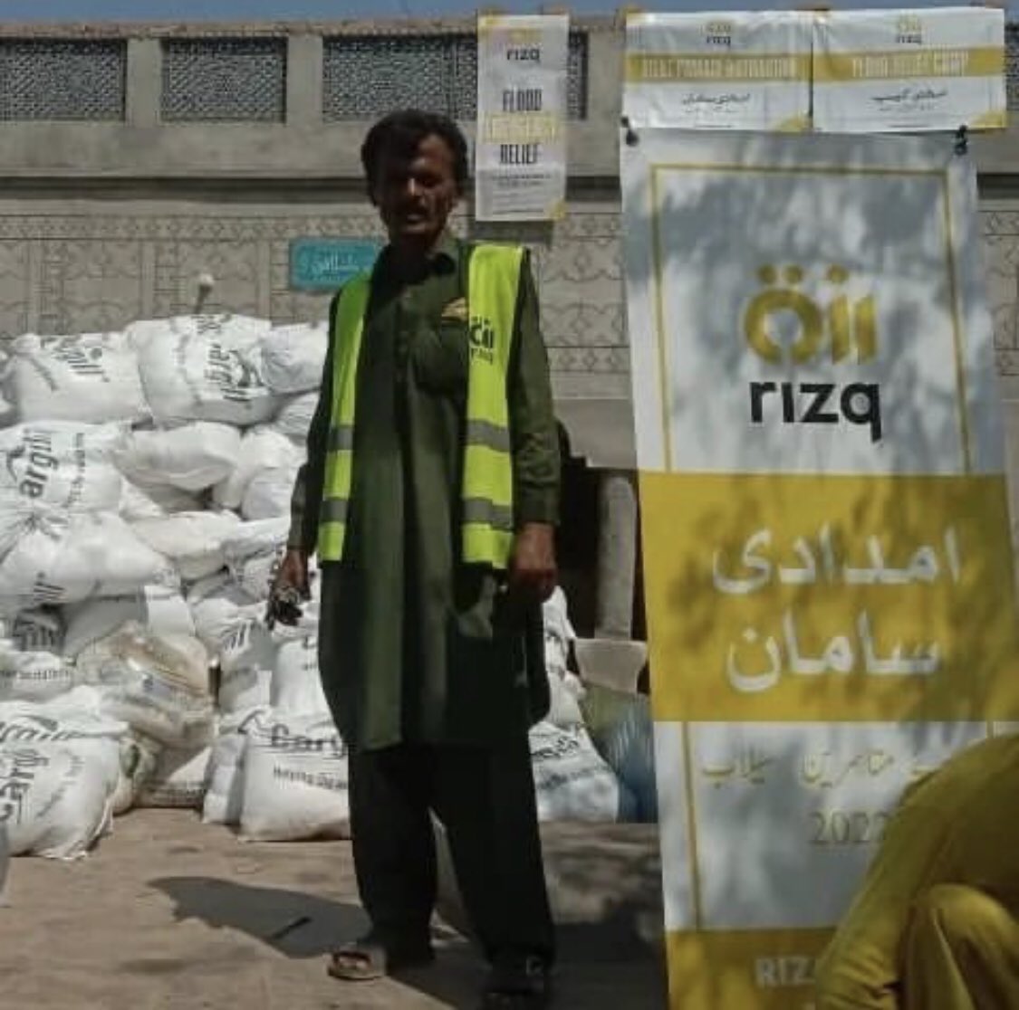 Khubaibakram15's tweet photo. #Rizqfloodrelief
#helpflood_victims
#Emergencyappeal
#donate #sharerizq https://t.co/w0ndCo4jyG