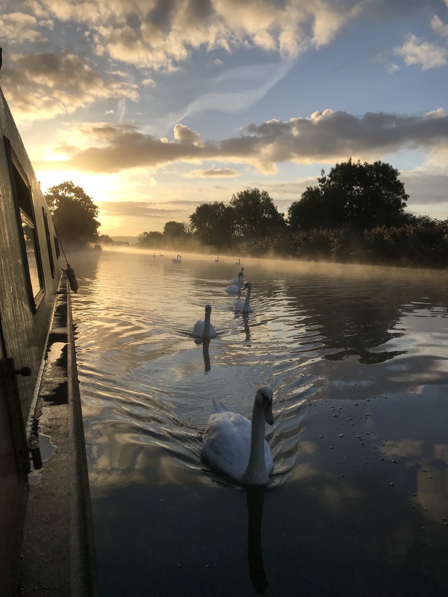 UKbyBoat tweet media