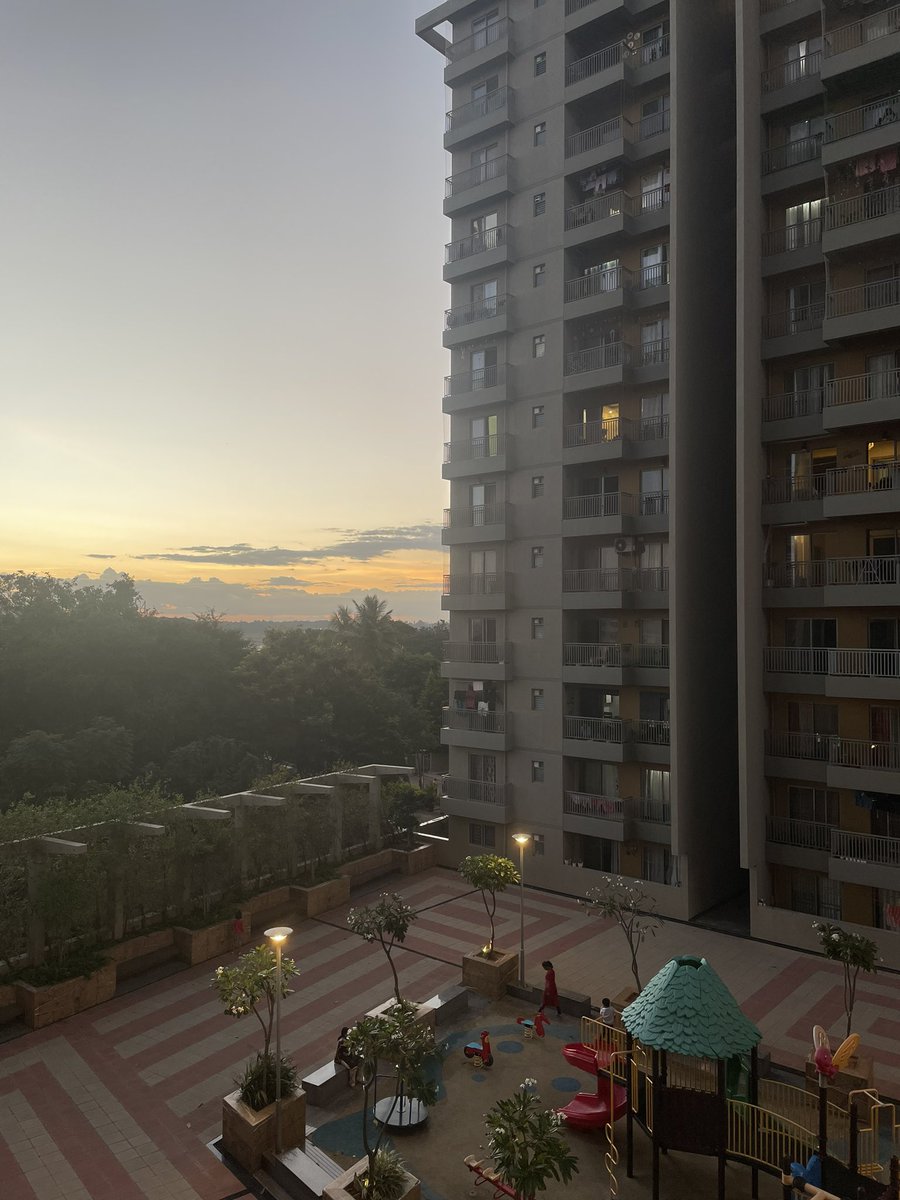 entangled_SG's tweet photo. Evening Skies in Bangalore 
#bengaluruskies https://t.co/rVaYipG4OV