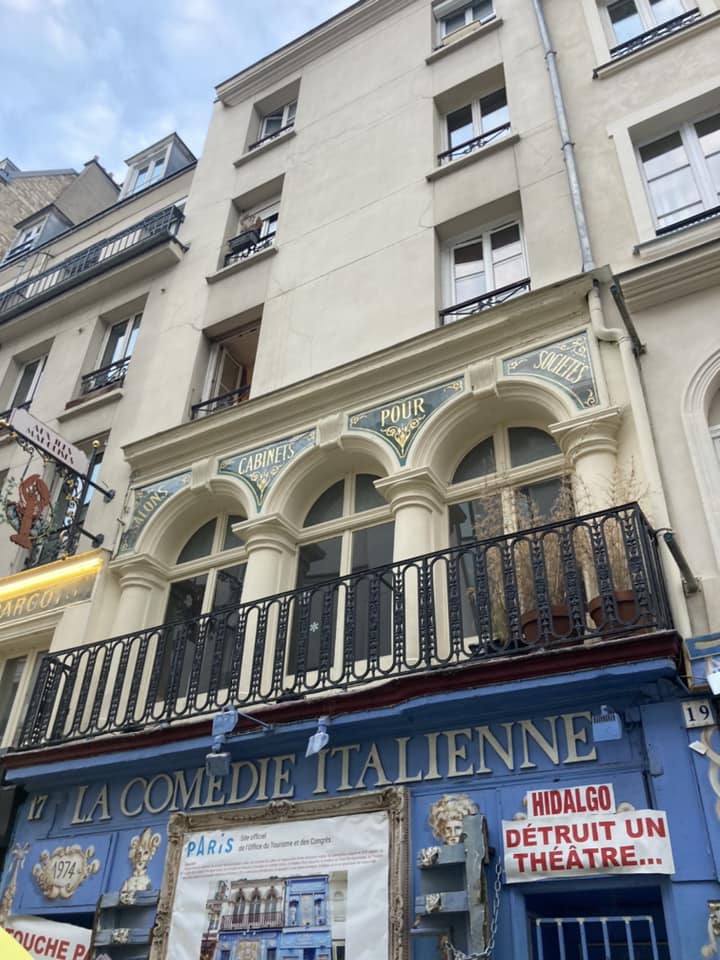 parisienencoler's tweet photo. Hidalgo aime la culture c'est pour cela quelle détruit ce théâtre et l'immeuble qui le constitue #saccageparis #ParissousTutelle https://t.co/Ng5Qcs9igM