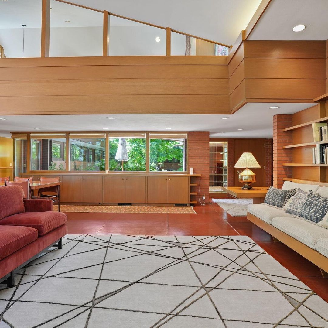 Spotlight: This Frank Lloyd Wright home in Wisconsin has hit the market for the very first time! Wright designed more than 1,000 structures over a creative period of 70 years and one going on the market is a RARE occurrence to say the least!