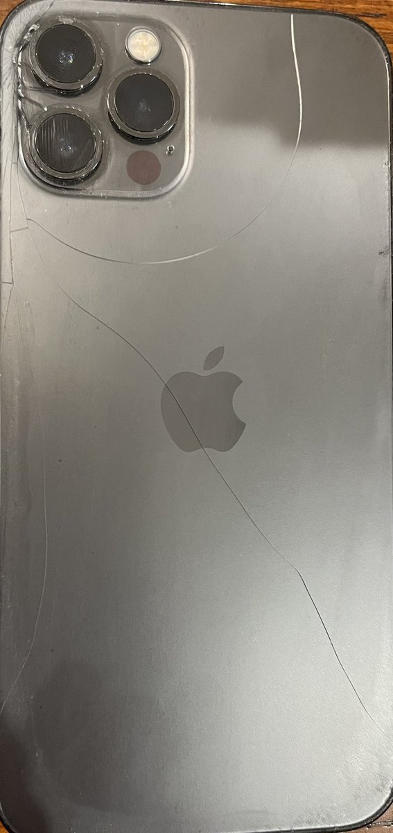 WalkupKevin's tweet photo. Hey @BillyHo_Golf, your drive on 16 yesterday hit me in the ass. Lucky for you, it bounced nicely into play. Unlucky for me, it smashed my phone in my back pocket. Can we check the footage? Cc @NBCGolf @PresidentsCup https://t.co/SrwbQ9Bk0u