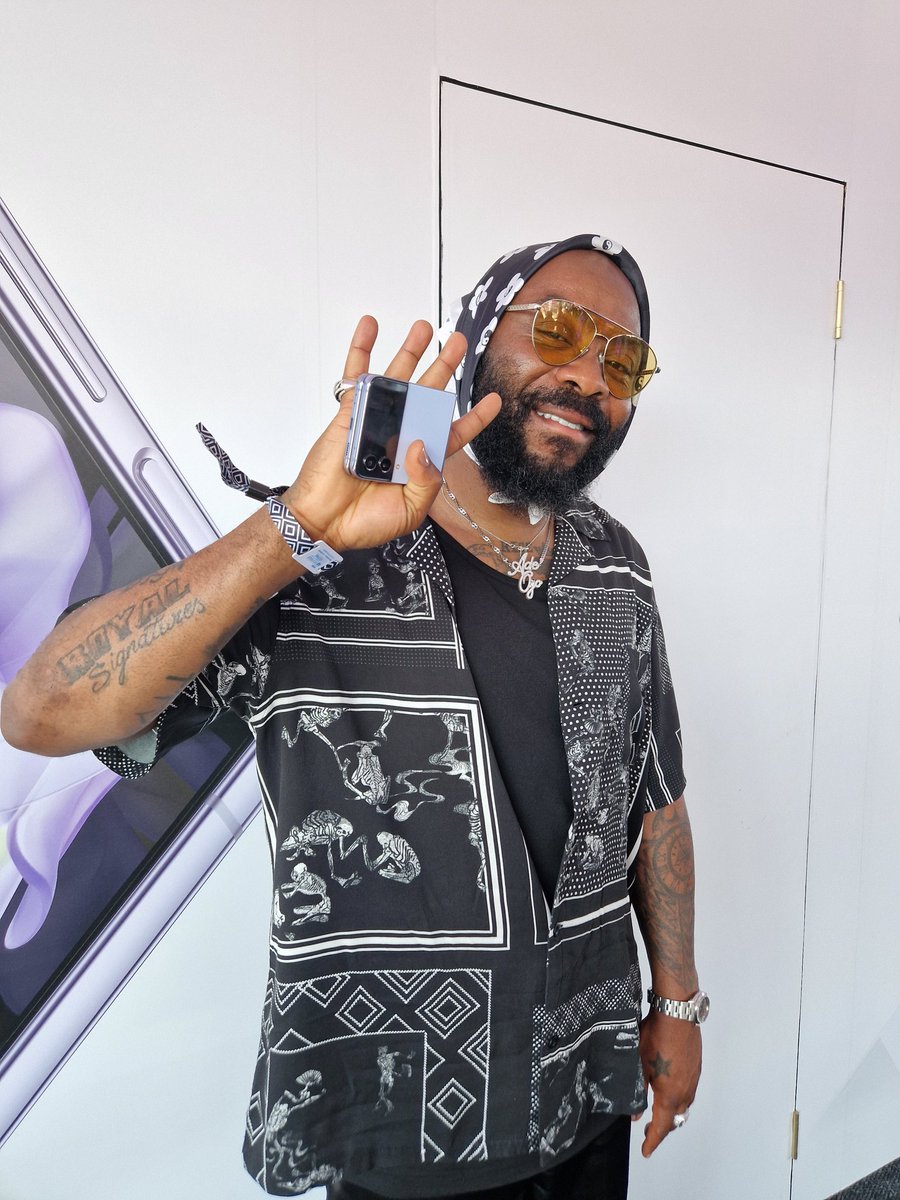 SamsungMobileSA's tweet photo. Drip checkπͺπΌ
Flex check βοΈ
Always great seeing you Royal Signature #FlexAtDelicious https://t.co/1xB17xryMv