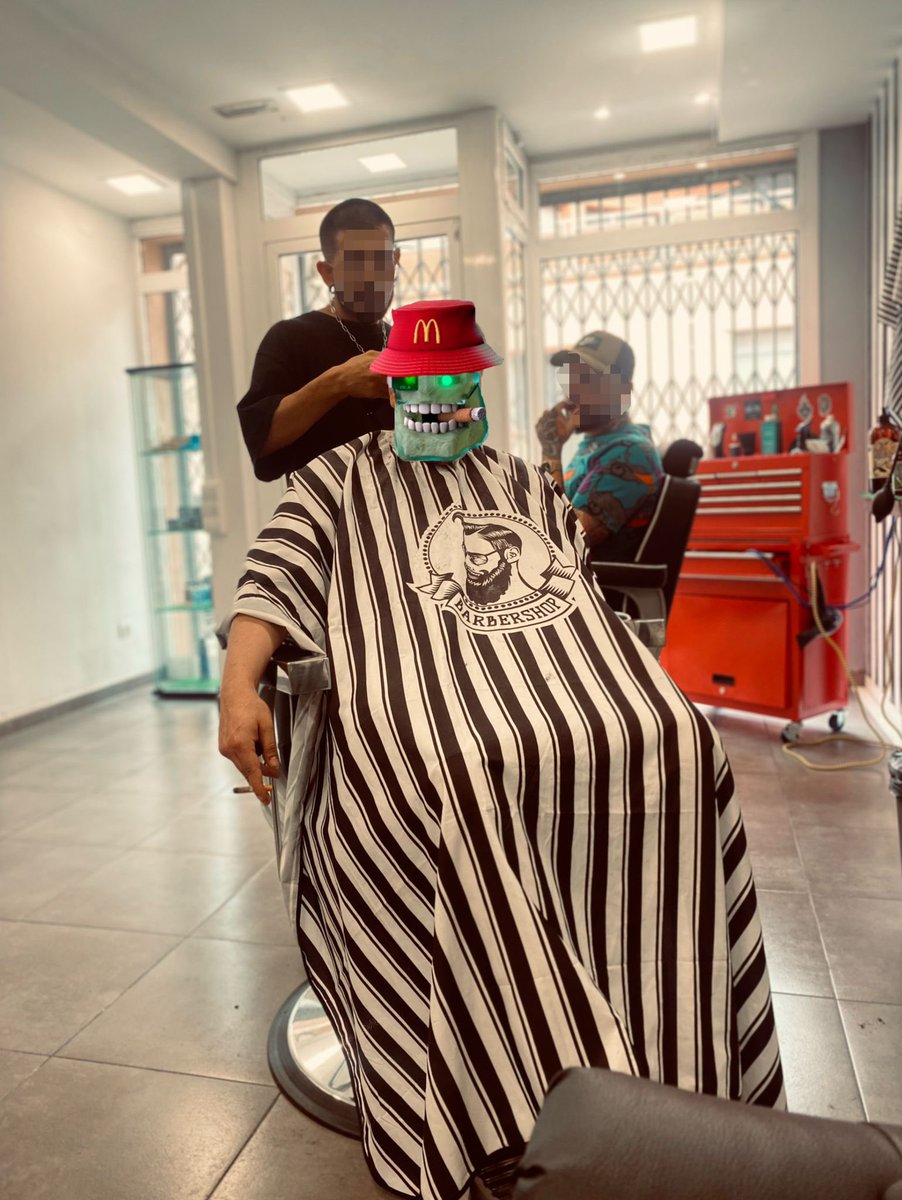 1NCS1's tweet photo. Un poco de fresh cut. 💈✂️

Regla número #1: Un Jelly siempre tiene que ir como un galán.

@RudeGolems - @JellySkelly4 https://t.co/EDbRuYZWMR