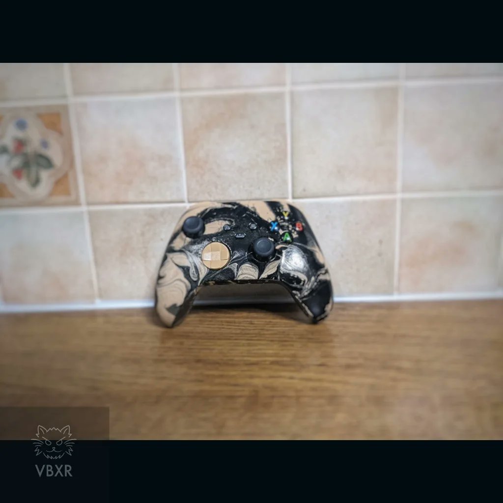VBXRCustoms's tweet photo. Crème brulé swirls.

#VBXRCustoms #Xbox #XboxOne  #xboxonecontroller #XboxOneS  #CustomControllers #CustomHydroDip  #HydroDip #HydroDipXboxController  #gaming🎮 #gamingcommunity #Black #Yellow #BlackAndYellow https://t.co/hEaXieZAQR