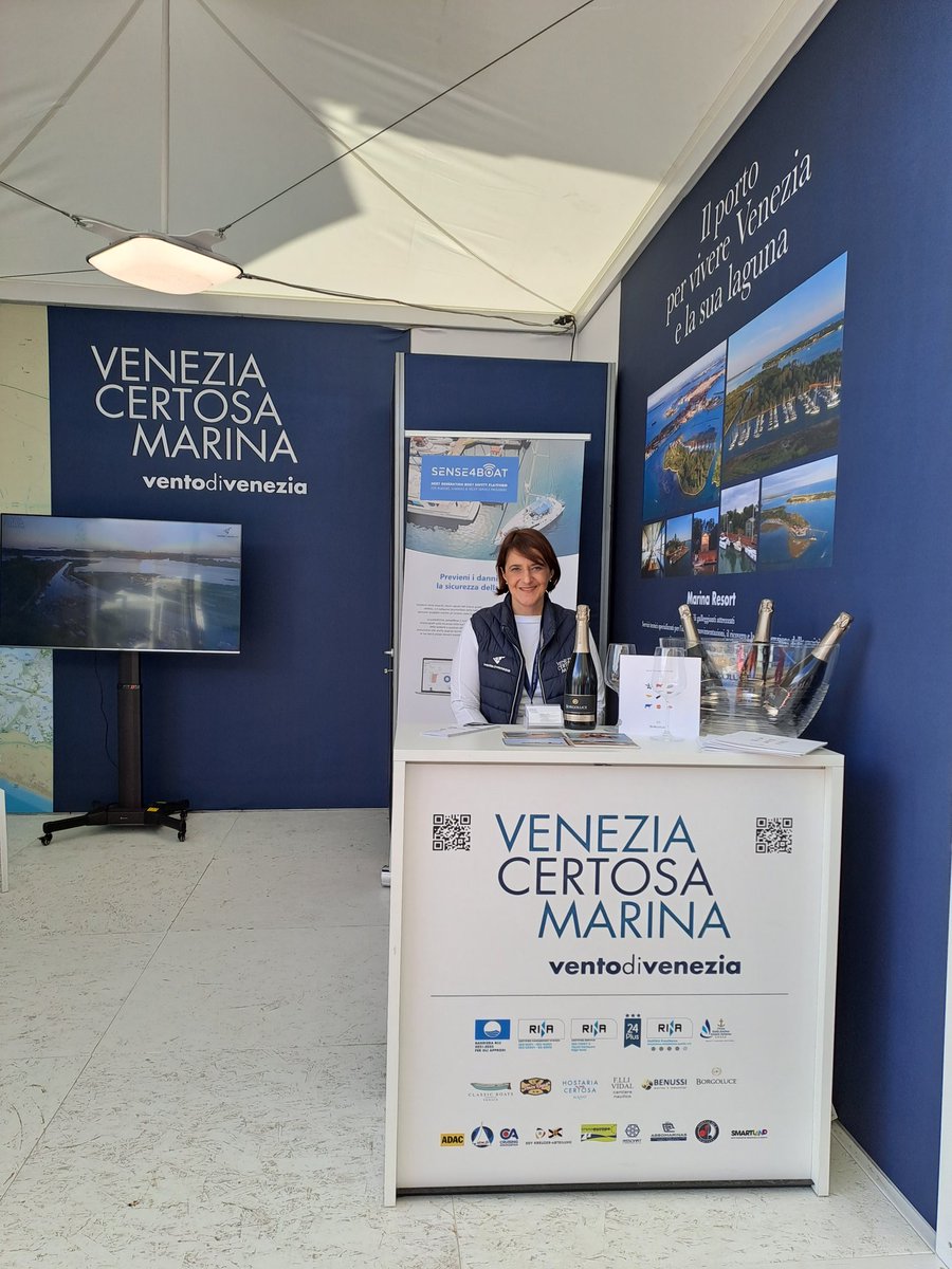 Al <a href="/SaloneNautico/">Salone Nautico</a> con i nostri partners! Un brindisi a tutti con il Prosecco <a href="/Borgoluce/">Borgoluce</a>