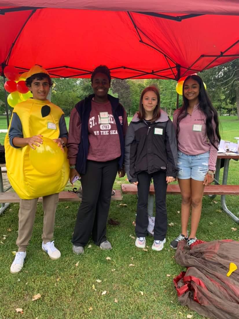 1043FreshRadio's tweet photo. We're at the #YGK Bladder Cancer Walk in #CityPark!
So far, @QueensCRI has raised $17K, but we can always use your help! Registration is open, with the walk at 11! #BCCWalk https://t.co/sBcML7UVQv