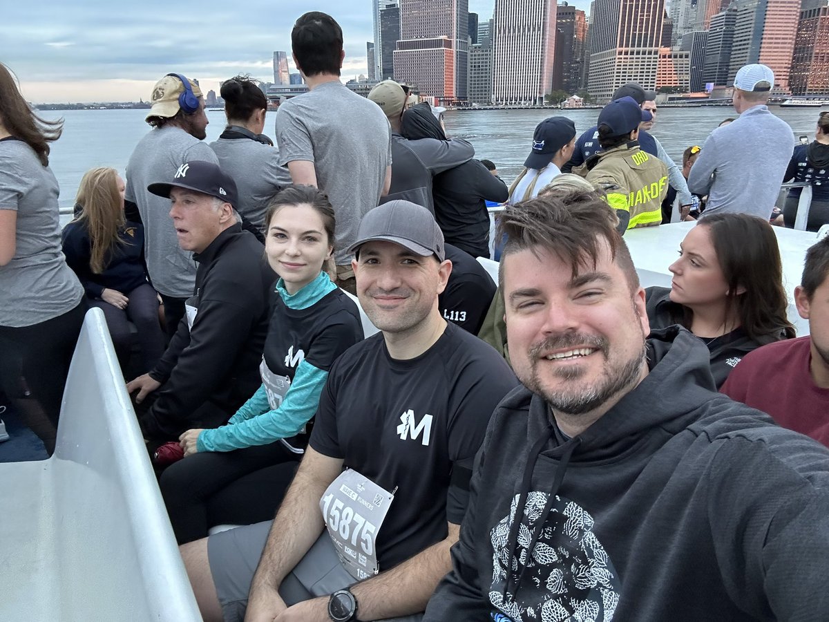 ashryan_io's tweet photo. Getting ready to run Tunnel to Towers from Brooklyn to Manhattan this morning with Muru! https://t.co/A6XOQoMQAM