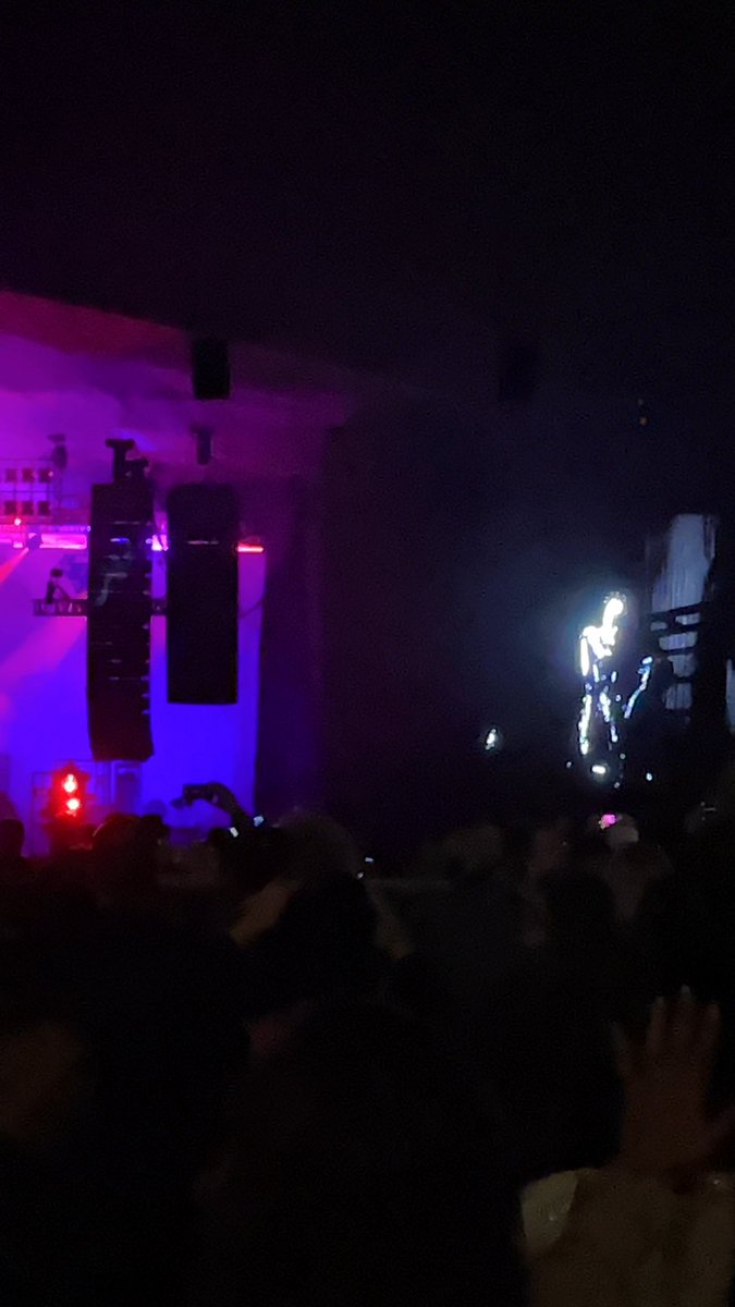 ZendyWalkWithMe's tweet photo. Saw Ministry and Nine Inch Nails last night 🤯 https://t.co/HztN8pEURA