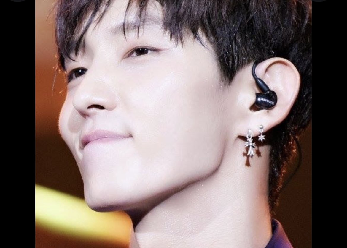 KdramaUsa's tweet photo. @festerfaster I also notice when actors have random holes in their ears. I only realized recently that it’s because of their piercings. https://t.co/zH4ZtvCHE5