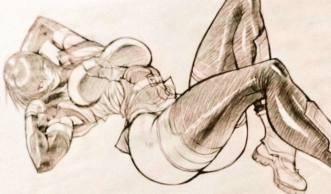 ハナの4回目の散歩終わり。
帰宅して即ソファーの下でイビキをかいています。
流石に飼い主も眠たい😬 