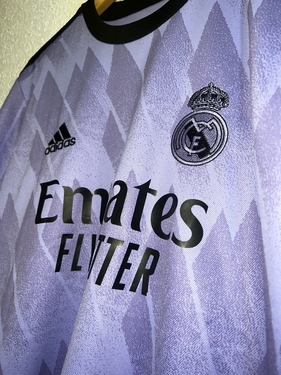 RMadridUniido's tweet photo. 🔥🤍 SORTEO de la 2ª EQUIPACIÓN del REAL MADRID 🤍🔥

Requisitos para participar:

1.- DAR RT A ESTE TWEET. 

2.- SÍGUENOS EN @RMadridUniido 

3.- ETIQUETA A UN AMIGO EN COMENTARIOS (cuantos más mejor).

¡MUCHA SUERTE! 🍀 
Ganador: 16 de Octubre, justo antes del CLÁSICO. https://t.co/qTgR3PyqfL