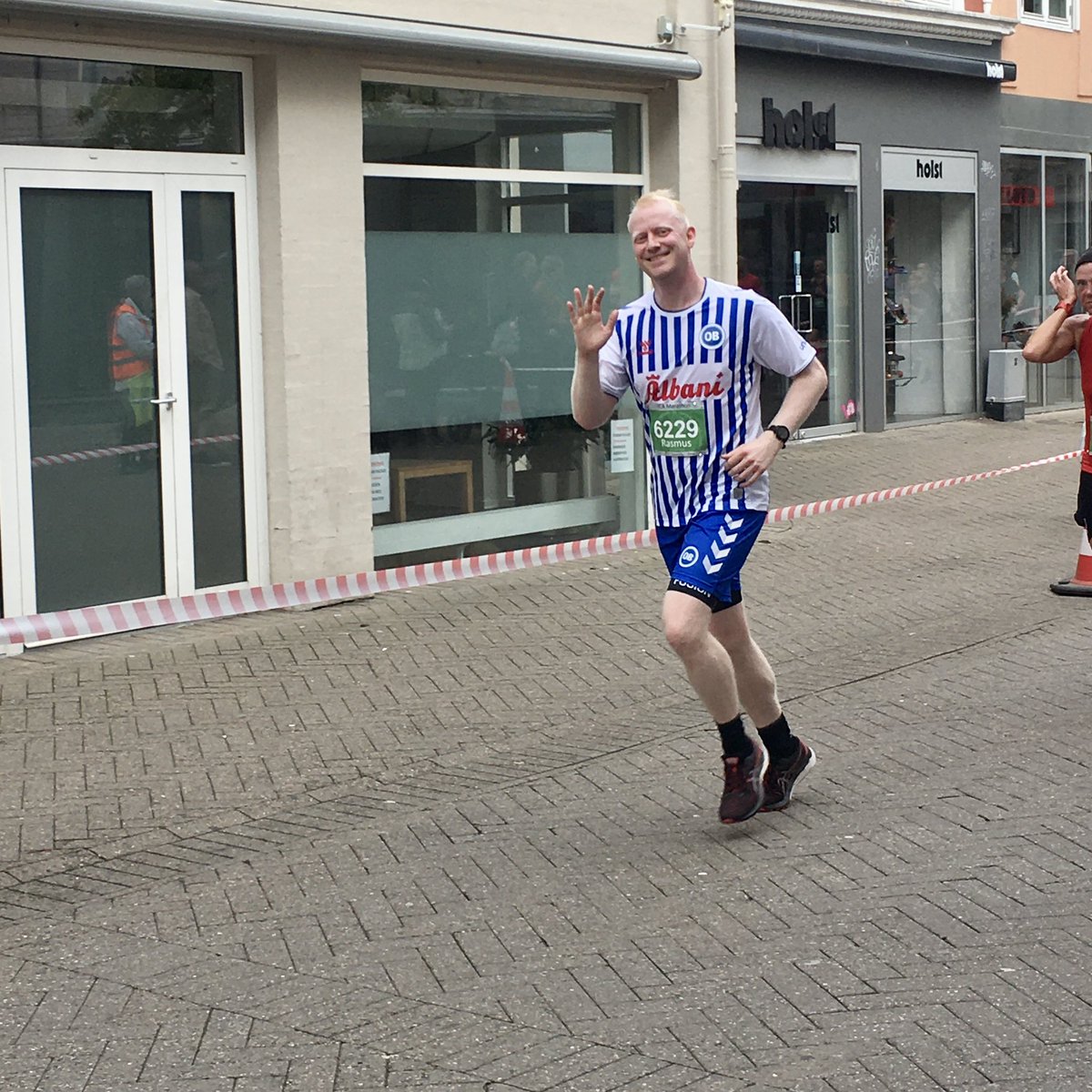 rnejstgaard's tweet photo. HCA 1/2 Marathon 2022 🏃🏼♂️
#hcamarathon #halfmarathon #running https://t.co/BxVj0o1RZh