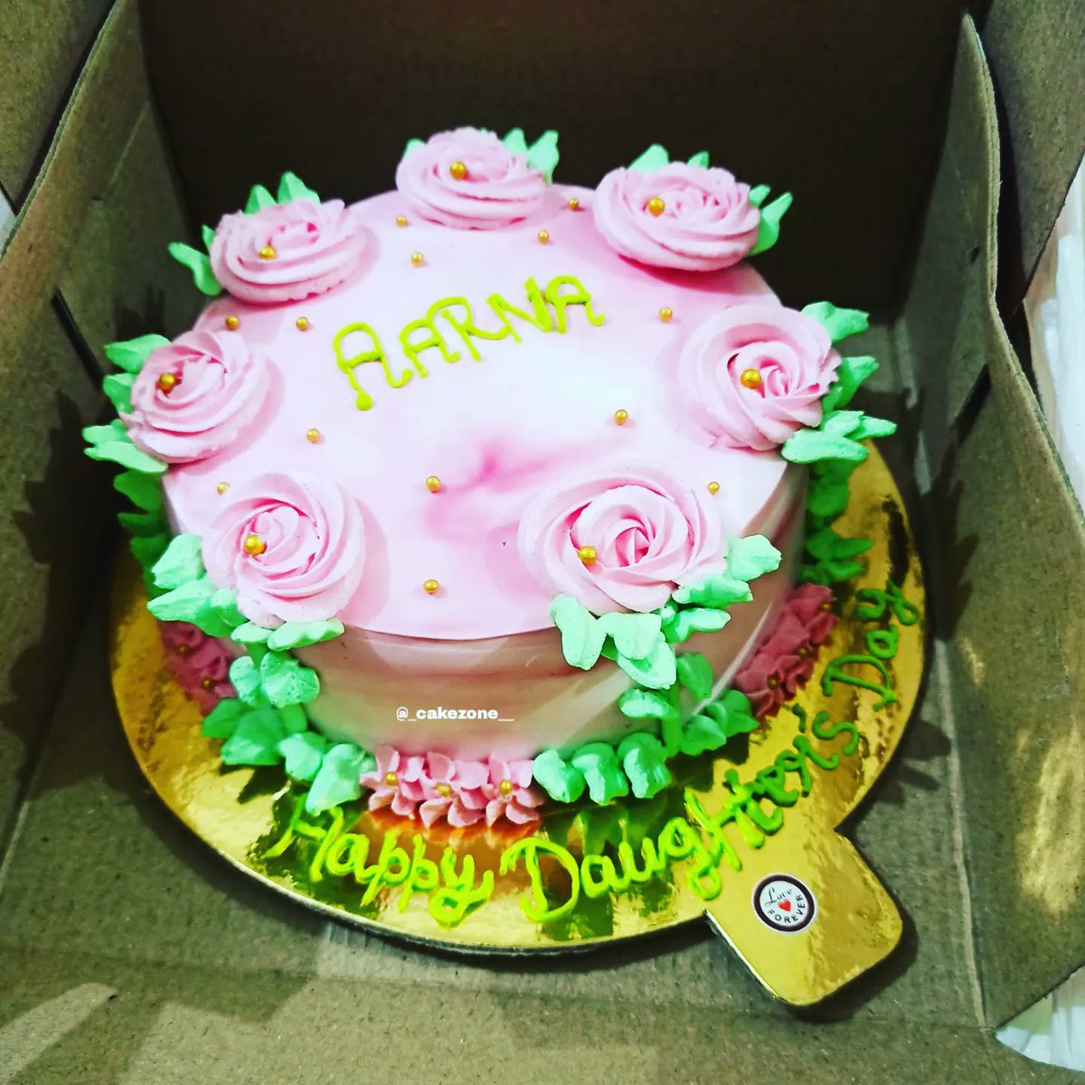 cakezone__'s tweet photo. 💯%Eggless👍
Happy daughter's day💞❤️❤️❤️
Customised cake💞💞
Pineapple flavour 🍍💛💛
Direct message us for orders📩📩
.
.
#egglessbaking #cakeart #egglessbaker #customisedcake #cake #flowerscake #babygirlcake #egglesspineapplecake https://t.co/BWZfEkfTH5